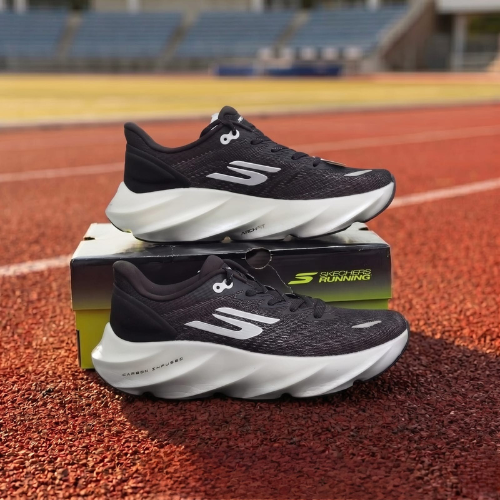 Skechers Men’s GoRun Carbon Infused Max Cushioning
